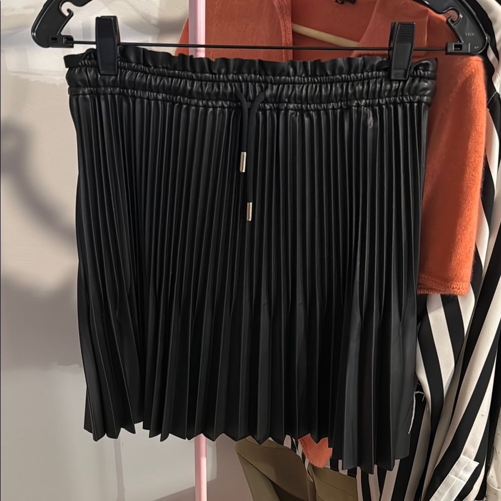 Maje Black Mini Pleated Faux Leather Skirt for Casual Night Out